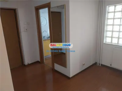 De vanzare  apartament  ultracentral  3 cam toate dotarile - foto 6