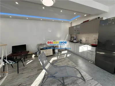 Vanzare casa 4 camere + garaje auto, in Ploiesti, zona Vest - foto 2
