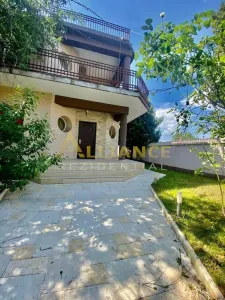 Vila individuala 350 mp utili, teren 471 mp – Aparatorii Patriei, Sector 4 - Bucuresti