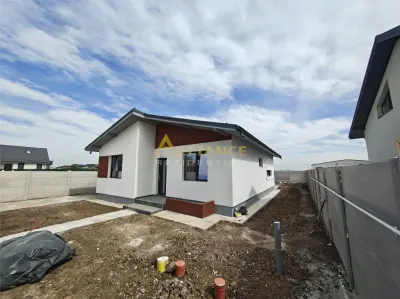 Casa parter | 90 mp utili | Teren 427 mp | Str. Zanelor - foto 2