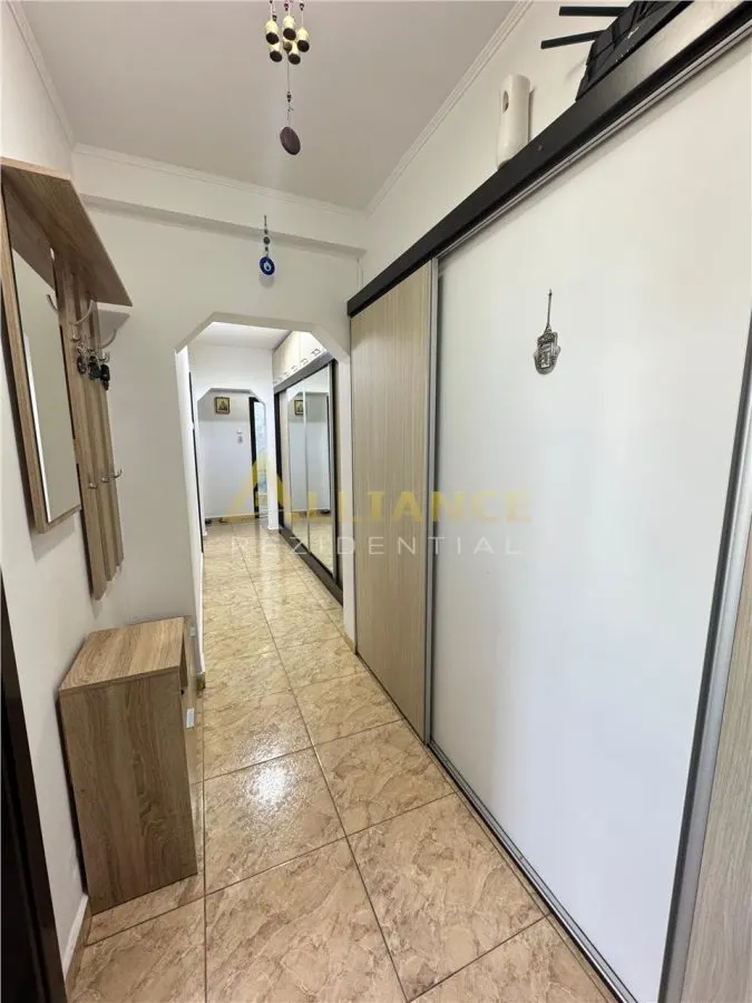 Apartament 3 camere Mobilat utilat Gata de mutare - foto 1