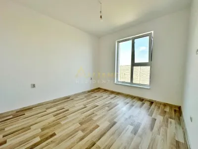 Casa individuala - 3 camere - 2 bai-310 mp teren - foto 14