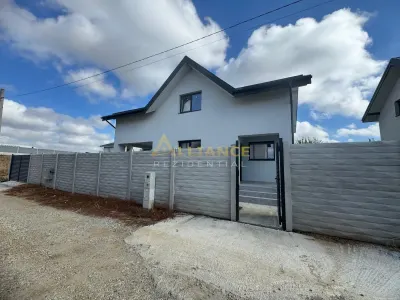 Casa - 4 camere - 144 mp utili - La 5 min de metrou - Berceni