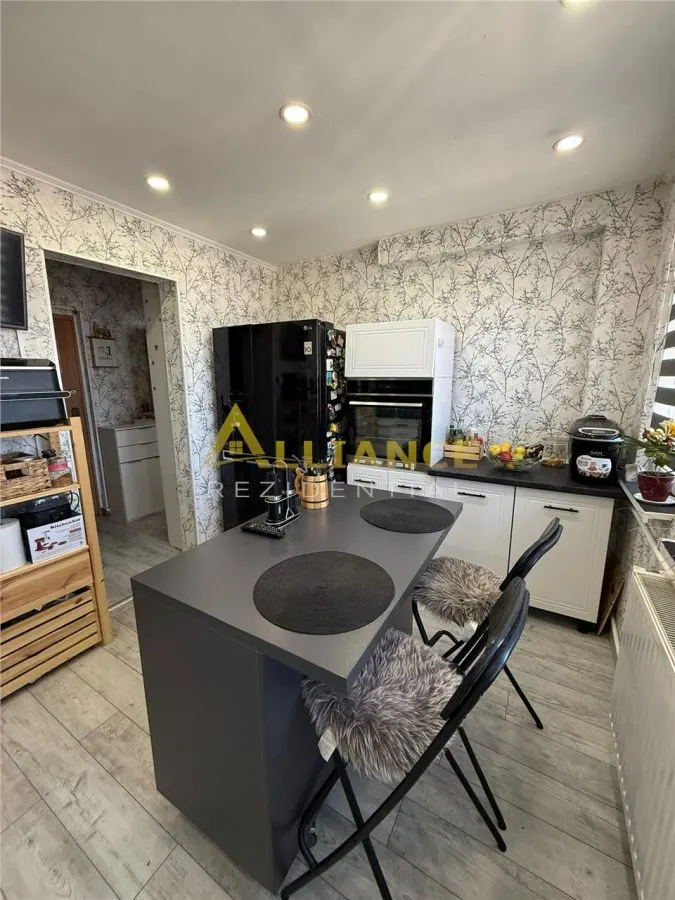 1 Decembrie | Apartament 3 camere - 74 mp - Mobilat - foto 9