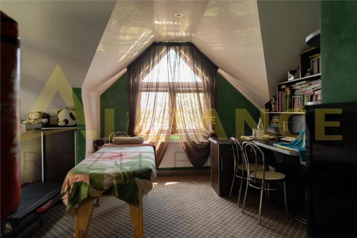 Vila superba de vanzare | Teren 766 MP | Piscina - Foisor - foto 14
