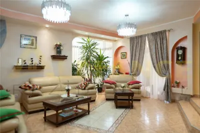 Vila superba de vanzare | Teren 766 MP | Piscina - Foisor - foto 5
