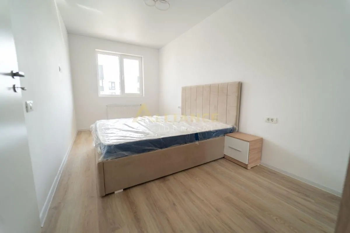2 Camere de Vanzare si Parcare Subterana - foto 4