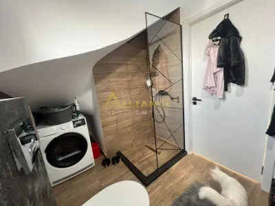 4 camere 2 bai teren 217mp - foto 10