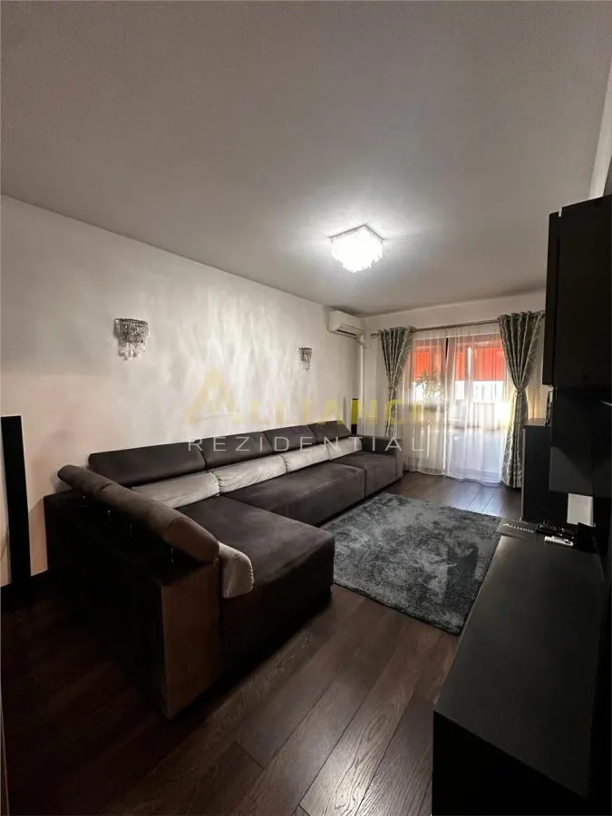 Apartament 3 camere - Aparatorii Patriei - foto 1