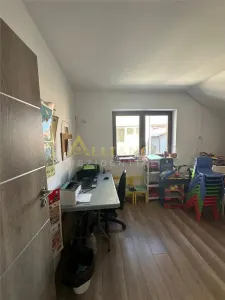Casa individuala 213 mp, teren 300 m - foto 4