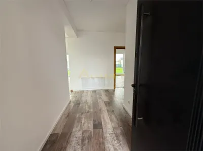 Casa moderna parter / 3 Camere / 2 Bai / Dressing / 2 minute STV - foto 6