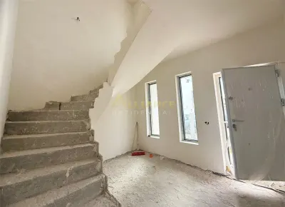 Vila individuala zona centrala / 5 Camere / 3 Bai / Teren 280 mp - Berceni