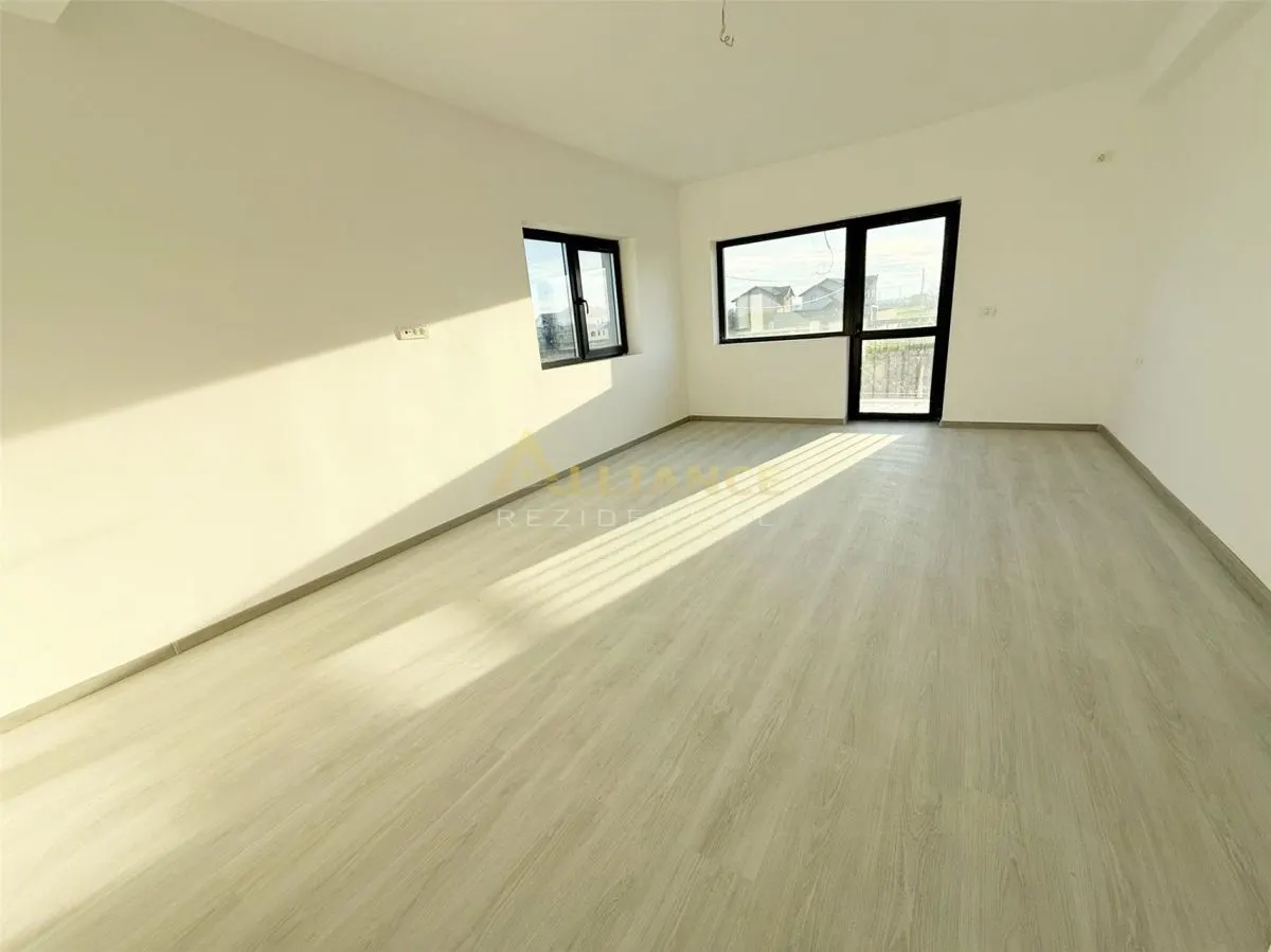 Duplex / 6 Camere / 3 Bai / Teren 250 mp - foto 12