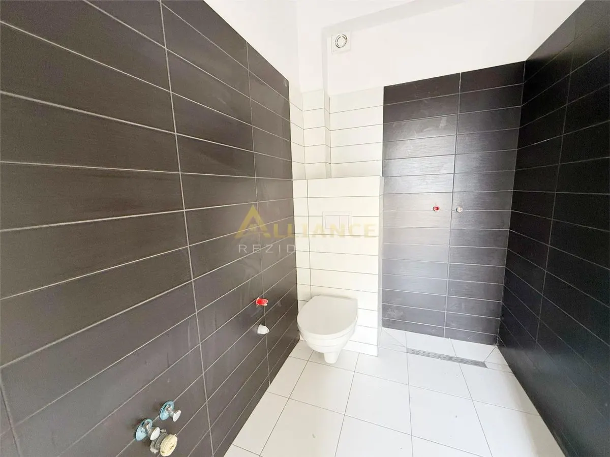 Duplex / 6 Camere / 3 Bai / Teren 250 mp - foto 13
