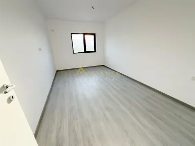 Duplex / 6 Camere / 3 Bai / Teren 250 mp - foto 18