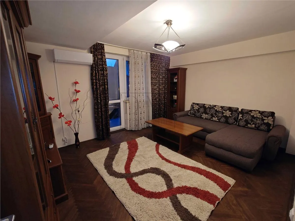 Apartament 3 camere | Ultracentral, langa metrou Universitate(3 min.) - foto 1