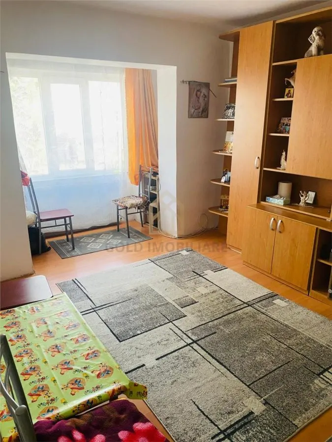Garsoniera de vanzare - foto 1