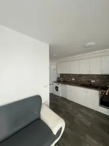 APARTAMENT DE VANZARE ISU BLOC NOU| 65MPU | DECOMANDAT | 105.000 EURO - foto 2