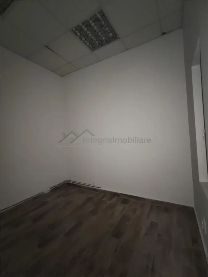 Spatiu comercia,central Marghita,Bihor - foto 10