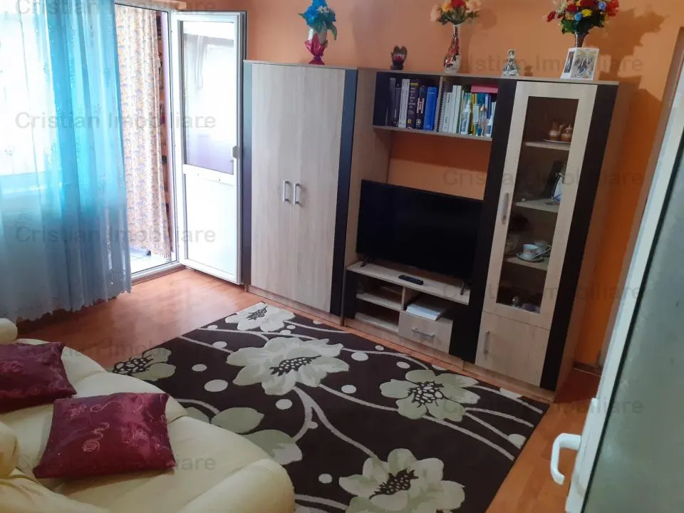 AP. 3 camere, etaj 1, MOBILAT SI UTILAT, zona Viziru 1 - foto 1