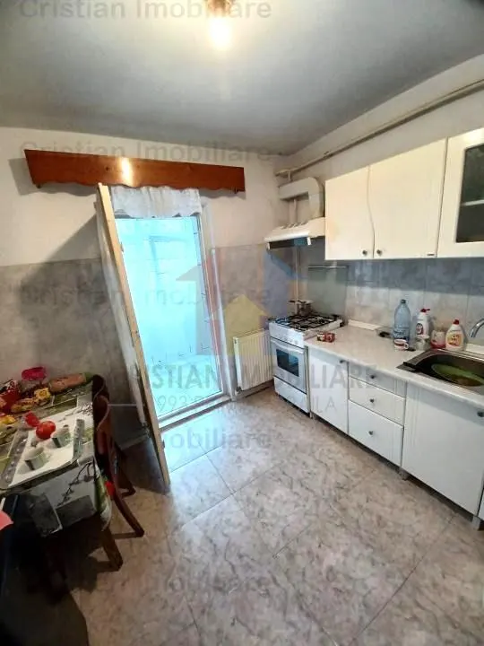 Apartament 3 cam=70mp , Buzaului  etaj 2, stradal - foto 7