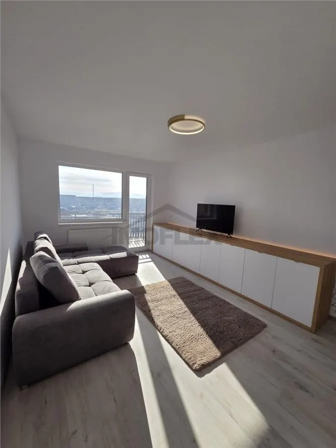 Apartament 3 camere, zona Tractorul - foto 3