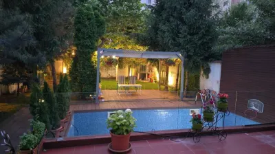 Refugiu urban cu piscina si design deosebit I Comision 0 - foto 19