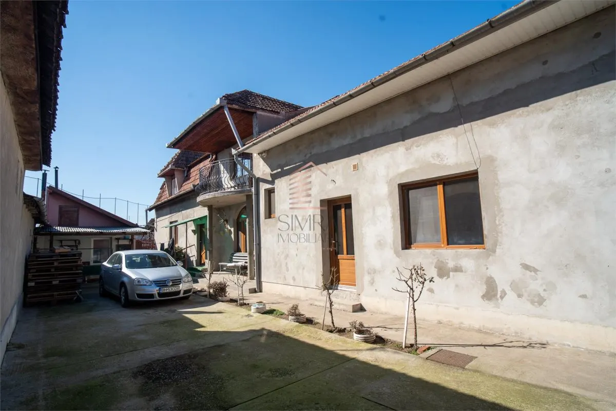 Casa in Rogerius cu spatiu comercial si 3 unitati separate - foto 12