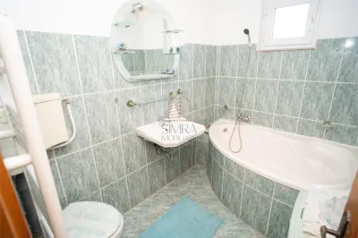 Casa in Rogerius cu spatiu comercial si 3 unitati separate - foto 17