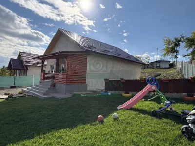 Casa 3 camere baie bucatarie Sarca Iasi/ 800 mp teren - Sarca