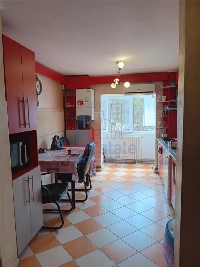 Apartament 3 camere Etaj 1 de 81mp Bd Poitiers langa Padure - foto 2