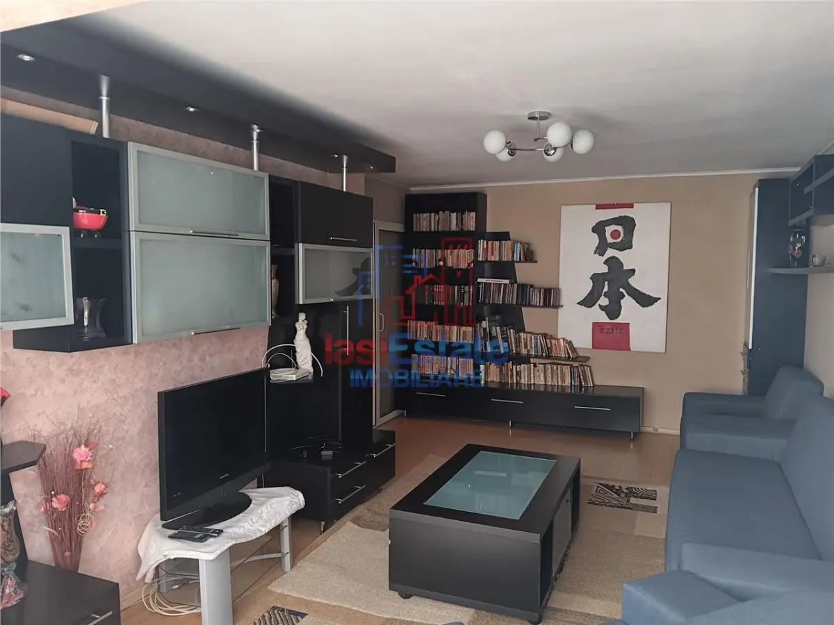 Apartament 3 camere Etaj 1 de 81mp Bd Poitiers langa Padure - foto 4