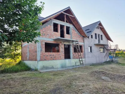 Casa de vanzare cu priveliste frumoasa - foto 3