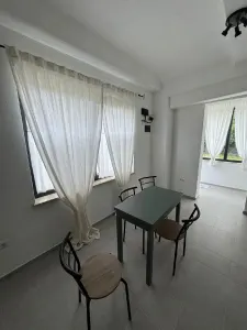 Apartament 3 camere, curte privata, parcare in curte, Sanpetru - Sanpetru
