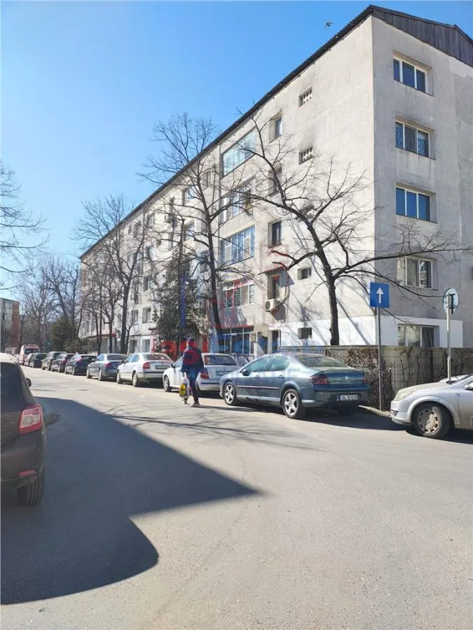 Apartament 3 camere Podu Ros - foto 18
