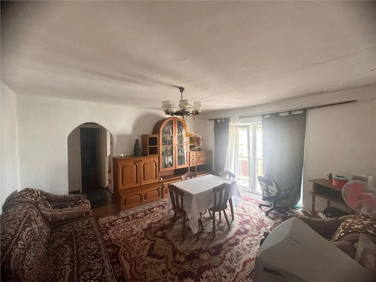Apartament cu 2 camere pe Aleea Universului - foto 1