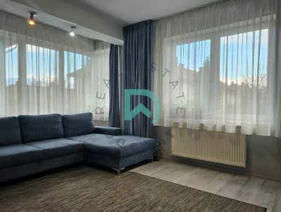 Apartament  et 1, Tractorul, bloc nou, zona de case - Brasov