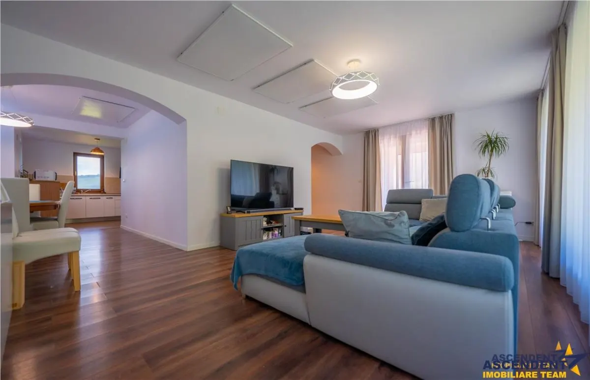 Refined ensemble, elite natural setting, 5 km from Corvin Castle. - foto 19