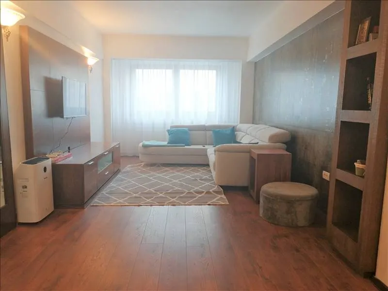 Inchiriere apartament 3 camere, Centrul Civic, Brasov - foto 2