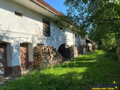 Casa saseasca cu 1.450 mp teren, Central -.  Cristian, Brasov - Cristian
