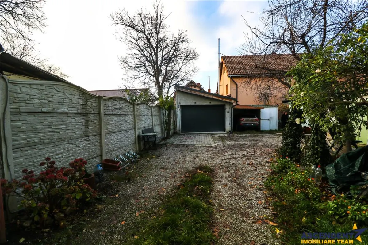 Apartament in vila, Central, cu potential rezidential/ investitional/ birouri - foto 16