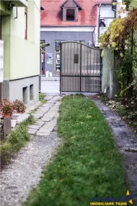 Apartament in vila, Central, cu potential rezidential/ investitional/ birouri - foto 3