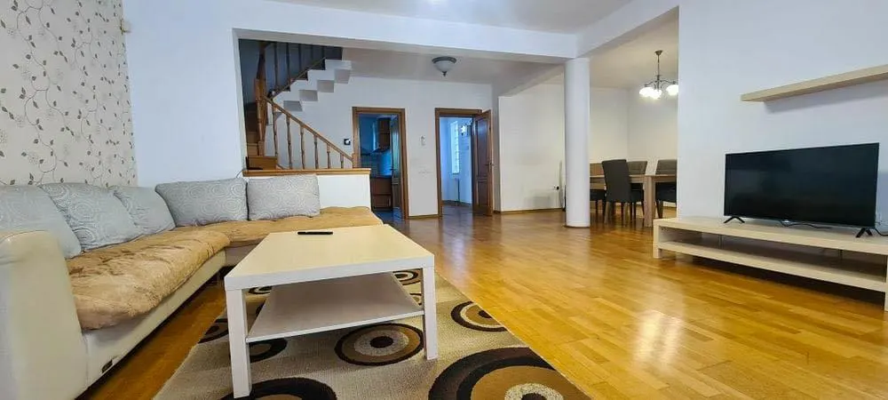Casa 4 camere , Tudor , Curte si Garaj - foto 2