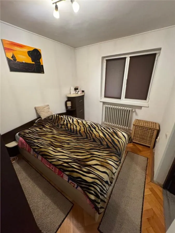 Apartament 3 camere , Semi- Central , Bloc Izolat - foto 4