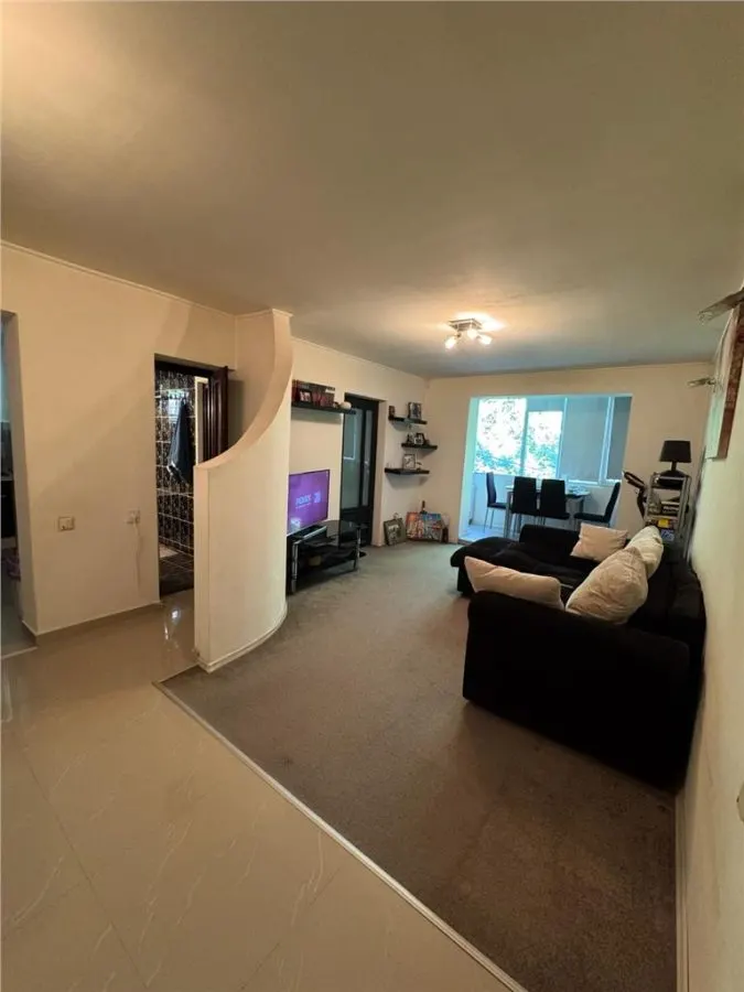 Apartament 3 camere , Semi- Central , Bloc Izolat - foto 9