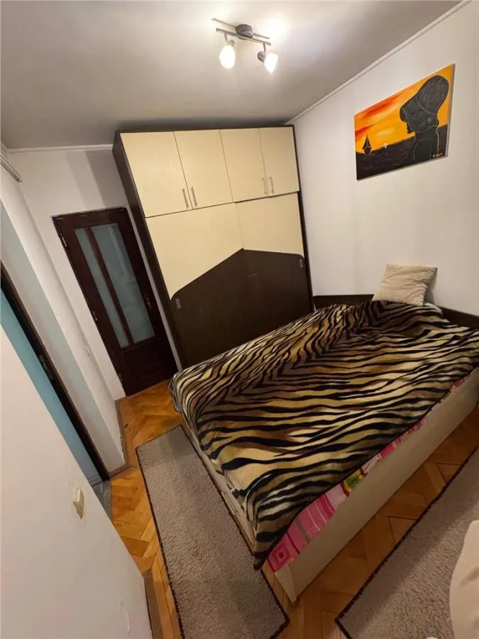 Apartament 3 camere , Semi- Central , Bloc Izolat - foto 10