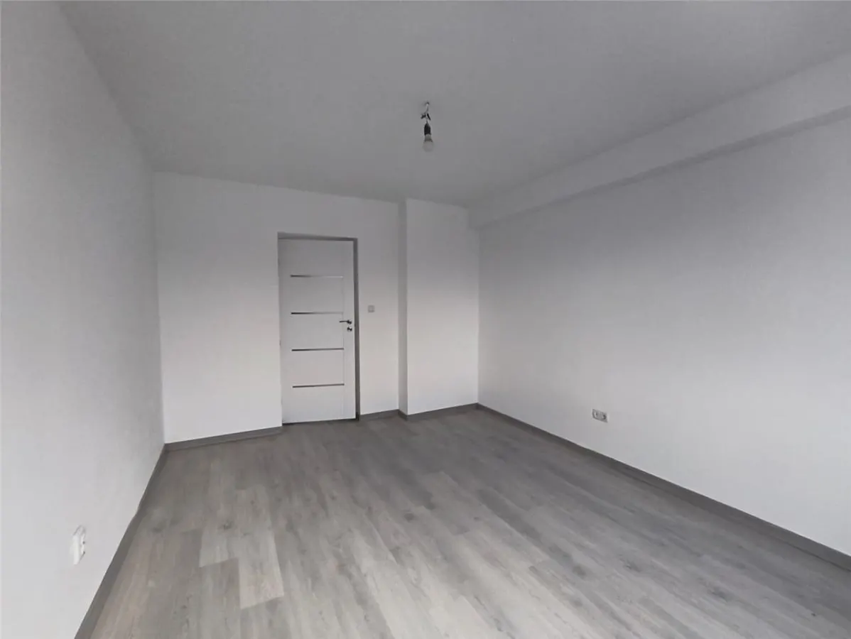 Apartament 2 Camere Et 2 Semicentral Renovat - foto 5