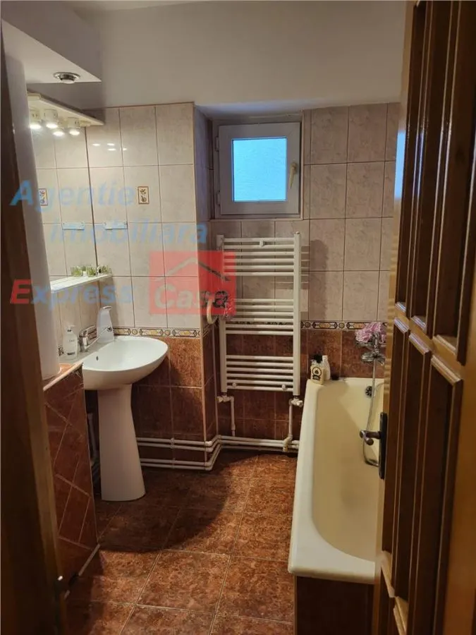 Apartament spatios de 3 camere, ultracentral, strada Arcu - foto 7