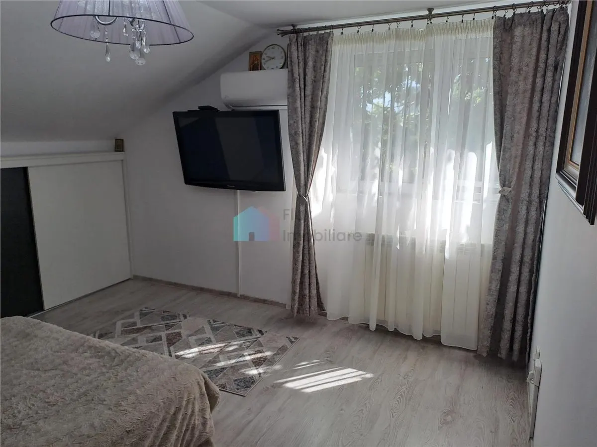 Apartament cu 3 camere de lux in zona centrala - foto 18