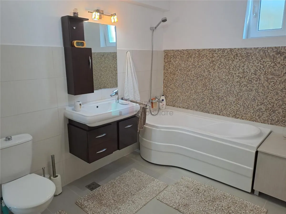 Apartament cu 3 camere de lux in zona centrala - foto 5